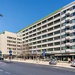 Blue Point Centre 4 Guests *